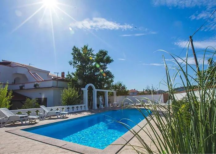 Awesome In With Sauna Kampor