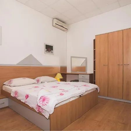 Beautiful In With Sauna Appartement Kampor