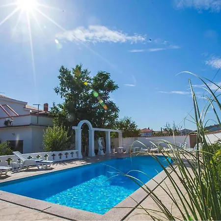 Awesome In With Sauna Kampor