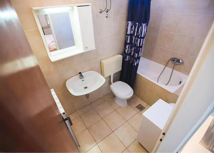 Lägenhet Awesome In With Sauna Kampor